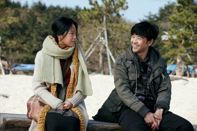 박지수(좌부터/영화배우),배수빈(윤태욱/탤런트/영화배우)
Crime. Action. Directed by Joh Ui-seok and Kim Byeong-seo. In a remake of the 2007 Hong Kong film “Eye in the Sky,” rookie detective Ha Yoon-ju (Han Hyo-joo) joins a special crime unit within the police department that specializes in surveillance of high profile criminals.