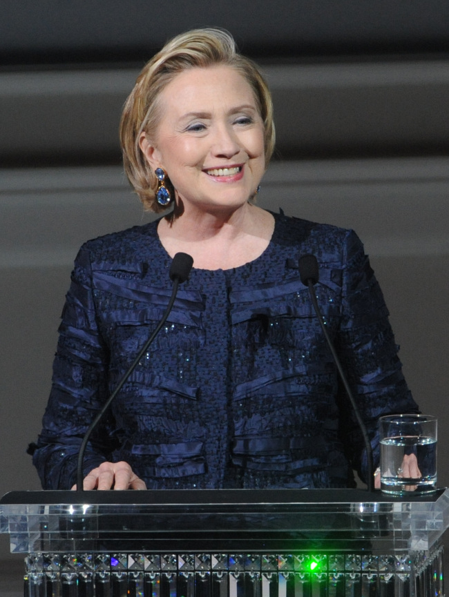 <YONHAP PHOTO-0571> Former Secretary of State Hillary Rodham Clinton speaks on stage during the 2013 CFDA Fashion Awards at Alice Tully Hall on Monday, June 3, 2013 in New York. (Photo by Brad Barket/Invision/AP)/2013-06-04 10:06:44/ <저작권자 ⓒ 1980-2013 ㈜연합뉴스. 무단 전재 재배포 금지.>
Hillary Rodham Clinton
Hillary Rodham Clinton