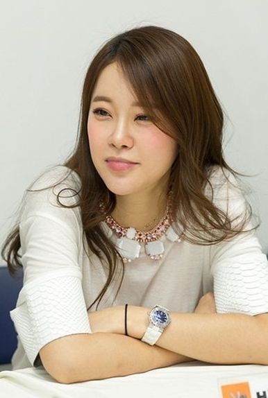백지영(가수)
서울중앙지겁 민사 28단독(정찬우 판사)는 백지영, 남규리가 한 성형외과를 운영하는 최모 씨를 상대로 낸 소송에서 각각 500만원 지급할 것을 밝히며 내리며 원고 일부 승소 판결을 내렸다.