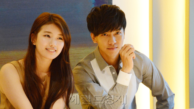 이승기 수지.<br />정희조 기자/checho@heraldcorp.com 130625
이승기 수지.
정희조 기자/checho@heraldcorp.com 130625
이승기 수지.
정희조 기자/checho@heraldcorp.com 130625