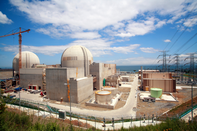 Daewoo E&C builds a reactor in the Shin-Wolseong nuclear power plant.   Daewoo E&C