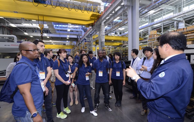 A group of foreign students in Korea visits the factory of Engel Machinery Korea in Pyeongtaek, Gyeonggi Province.   Park Hae-mook/The Korea Herald