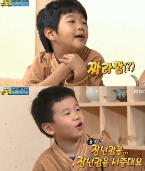 이준수(위부터/이종혁아들),윤후(윤민수아들)
MBC ‘아빠! 어디가?’에 출연 중인 윤민수의 아들 윤후가 일명 ‘준수어’를 척척 통역해 눈길을 끌고 있다.