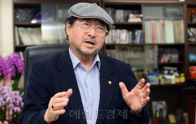백석대학교 테너 박인수 교수 인터뷰./ 안훈기자 rosedale@ 2013.05.22
백석대학교 테너 박인수 교수 인터뷰./ 안훈기자 rosedale@ 2013.05.22
백석대학교 테너 박인수 교수 인터뷰./ 안훈기자 rosedale@ 2013.05.22