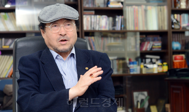 백석대학교 테너 박인수 교수 인터뷰./ 안훈기자 rosedale@ 2013.05.22
백석대학교 테너 박인수 교수 인터뷰./ 안훈기자 rosedale@ 2013.05.22
백석대학교 테너 박인수 교수 인터뷰./ 안훈기자 rosedale@ 2013.05.22
