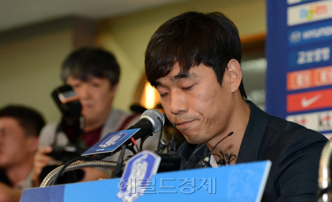 축구선수 박주영 심경발표 기자회견_13일 오전 서울 종로구 축구협회 1층 로비./ 안훈기자 rosedale@ 2012.06.13
축구선수 박주영 심경발표 기자회견_13일 오전 서울 종로구 축구협회 1층 로비./ 안훈기자 rosedale@ 2012.06.13
축구선수 박주영 심경발표 기자회견_13일 오전 서울 종로구 축구협회 1층 로비./ 안훈기자 rosedale@ 2012.06.13