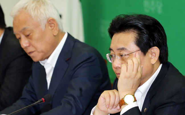 민주당 김한길 대표와 전병헌 원내 대표는 3일 오전 국회에서 최고위원회의를 열어 국가정보원 대선개입 의혹 사건 대응방안 등 현안을 논의하고 있다. 박현구 기자phko@heraldcorp.com
