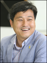 김영배(기초단체장/전별정직공무원)
김영배 성북구청장은 남은 1년간의 임기 동안의 최대 목표로 주민 스스로 참여하는 도시를 만들기를 꼽았다.