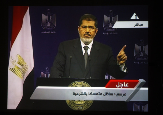 모하메드무르시(MohamedMorsy/정치인/이집트대통령/자유정의당총재)
Egypt's first democratically elected president was ousted Wednesday by the military after barely a year in office, felled by the same kind of popular revolt that first brought him to power in the Arab Spring.