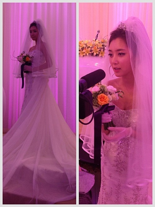 이수정(모델/방송연예인)
이수정은 3일 자신의 미투데이에 “저 결혼해요. tvN ‘푸른거탑’ 촬영 중. 놀라셨죠?”라는 글과 함께 사진을 올렸다.