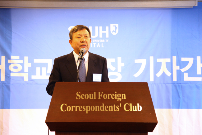 오병희(의사/교수/서울대학교병원병원장/서울대학교교수)
서울대병원이 박근혜 정부의 핵심공약중 하나인 ‘창조경제’를 뒷받침하는 개념으로 ‘창조의료’를 향후 3년간의 서울대병원의 새로운 패러다임으로 제시했다.