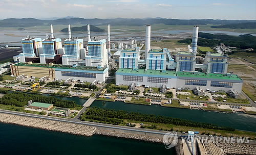 The Taean thermoelectric power plant in South Chungcheong Province.   Yonhap News