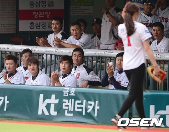 신수지(전체조선수/세마스포츠마케팅)
전 국가대표 리듬체조 선수 신수지(22)가 백일루션 시구를 선보여 화제를 모으고 있다.