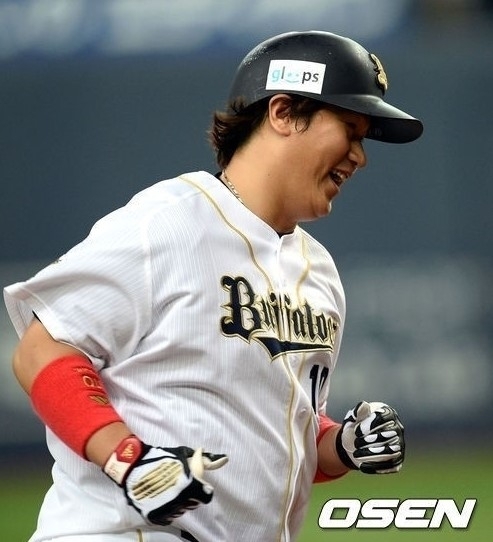 이대호(야구선수/오릭스버팔로스)
일본프로야구 오릭스 버펄로스의 4번 타자 이대호(31)가 시즌 15번째 홈런을 쏘아올렸다.
