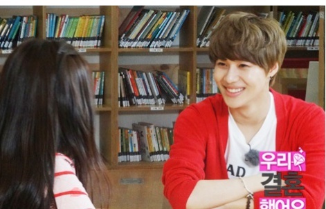 태민(이태민/가수/샤이니)
6일 방송된 MBC ‘우리 결혼했어요 4’에서는 태민과 그의 가상 부인인 에이핑크 손나은이 함께 화보촬영을 진행하는 모습이 전파를 탄다.