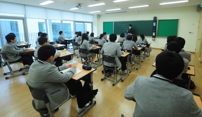 Students in a class at Hana High School in Seoul. The Korea Herald