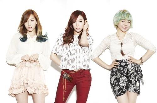 태연(좌부터/김태연/가수/뮤지컬배우/소녀시대),티파니(스테파니황/가수/소녀시대),써니(이순규/가수/소녀시대)
(From left) Taeyeon, Tiffany and Sunny of Girls’ Generation.   SM Entertainment