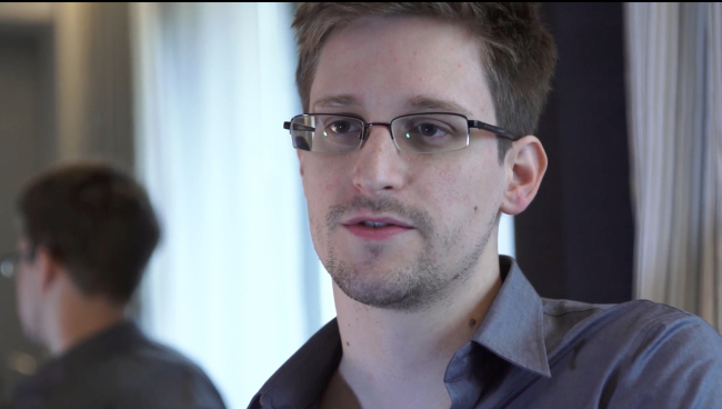 This photo provided by the Guardian in London on Sunday shows Edward Snowden, who worked as a contract employee at the National Security Agency.   AP-Yonhap News