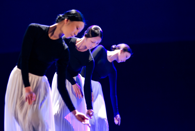 A scene from The National Dance Company of Korea’s “Altar.”   The National Theater of Korea