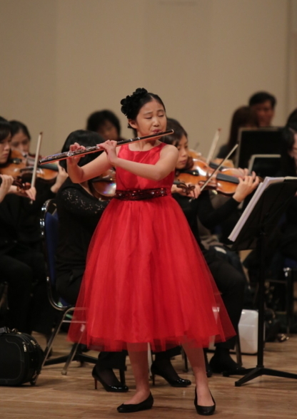 한여진(플루티스트)
The elementary school student from Bucheon, Gyeonggi Province, started playing the flute when she was 5 years old, inspired by her mother who was a flute teacher.