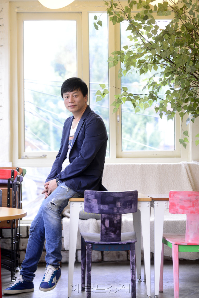 김용화  영화 '미스터고' 감독. 박해묵 기자/mook@heraldcorp.com
김용화  영화 '미스터고' 감독. 박해묵 기자/mook@heraldcorp.com
김용화  영화 '미스터고' 감독. 박해묵 기자/mook@heraldcorp.com