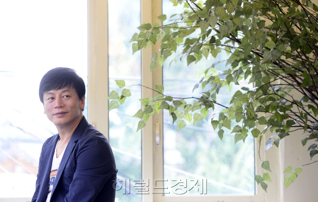 김용화  영화 '미스터고' 감독. 박해묵 기자/mook@heraldcorp.com
김용화  영화 '미스터고' 감독. 박해묵 기자/mook@heraldcorp.com
김용화  영화 '미스터고' 감독. 박해묵 기자/mook@heraldcorp.com