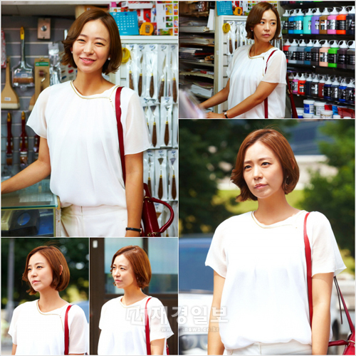 심이영(탤런트/영화배우)
심이영은 SBS 주말드라마 ‘결혼의 여신’(극본 조정선, 연출 오진석/ 제작 삼화 네트웍스)에서 갤러리 카페를 운영하는 미술 선생님 남미라 역을 맡아 ‘미친 존재감’을 발산하고 있다. 어딘지 모르게 비밀을 간직한 듯한 모습으로 ‘윈도우 재벌부부’ 이태란과 김정태 옆을 맴돌며 극적 긴장감을 높이고 있다.