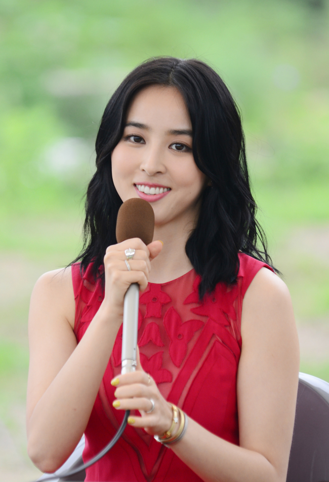 한혜진(탤런트/영화배우)
한혜진은 10일 경기도 남양주시에 위치한 한 캠핑장에서 진행된 SBS ‘힐링캠프’ 100회 기자간담회에 참석했다.