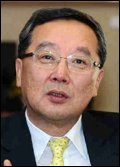 이재영(공기업인/연구인/한국토지주택공사사장)
10일 이재영 LH(한국토지주택공사) 사장은 취임 한달을 맞아 기자간담회를 갖고 임기중 ‘성공적인 정책사업 추진’과 ‘부채문제의 조화와 균형’에 가장 역점을 두겠다고 힘주어 말했다.