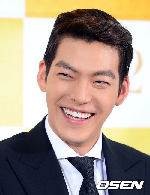 김우빈(김현중/모델/탤런트)
배우 김우빈이 영화 ‘친구2’에 캐스팅된 비화가 밝혀져 눈길을 끌었다.