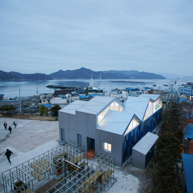 The exterior of the newly built the Gangjin Childcare Center in Maryang-myeon, a small fishing village near Gangjin, South Jeolla Province.   Courtesy of Hwang Hyo-chel