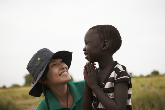 김경란(MC/전아나운서)
Helping those in need offers its own rewards, and this may be no more true of anyone than Kim Kyung-ran.