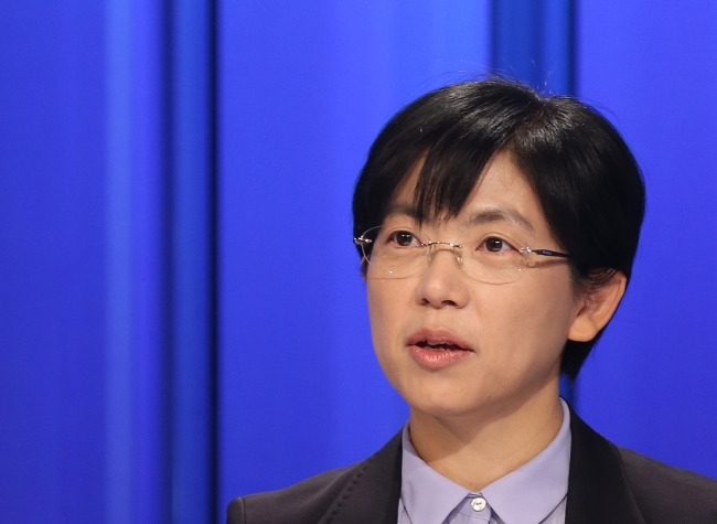 이정희(정당인/전국회의원/통합진보당대표)
홍익표 민주당 의원이 고(故) 박정희 전 대통령을 ‘귀태’(鬼胎, 태어나지 않아야 할 사람)라고 언급해 논란을 일으킨 데 이어 이정희 통합진보당 대표가 박 전 대통령을 일본식 이름인 ‘다카키 마사오’로 호칭하며 비난했다.