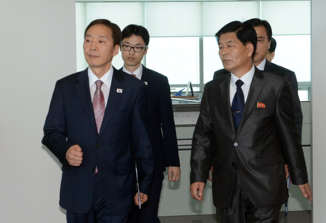 김기웅(언론인/전신문기자/한국경제대표이사사장)
GAESEONG, North Korea ― The two Koreas failed again to agree on reopening their joint industrial park in Gaeseong during a third round of talks in the North Korean border city Monday.