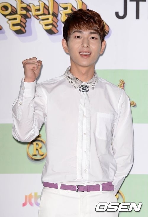 온유(이진기/가수/뮤지컬배우/샤이니)
샤이니의 온유가 자신의 이상형에 대해 언급해 눈길을 끌었다.
　