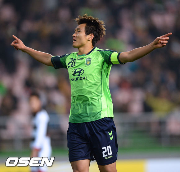 이동국(축구선수/전북현대모터스FW포워드)
전북 현대의 스트라이커 이동국이 황선홍 김도훈에 이어 사상 3번째로 8경기 연속골에 도전한다.