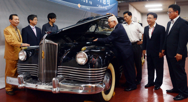 A Russian-made limousine presented by Joseph Stalin to North Korean leader Kim Il-sung in 1948 is on display at the War Memorial of Korea in Yongsan, Seoul, Tuesday. Kim drove the car through Seoul to Waegwan in North Gyeongsang Province during the Korean War, but abandoned it as the South Korean army fought their way northward. The car was donated to the memorial by Chi Kap-jong, chairman of the U.N. Korean War Allied Association.   Ahn Hoon/The Korea Herald