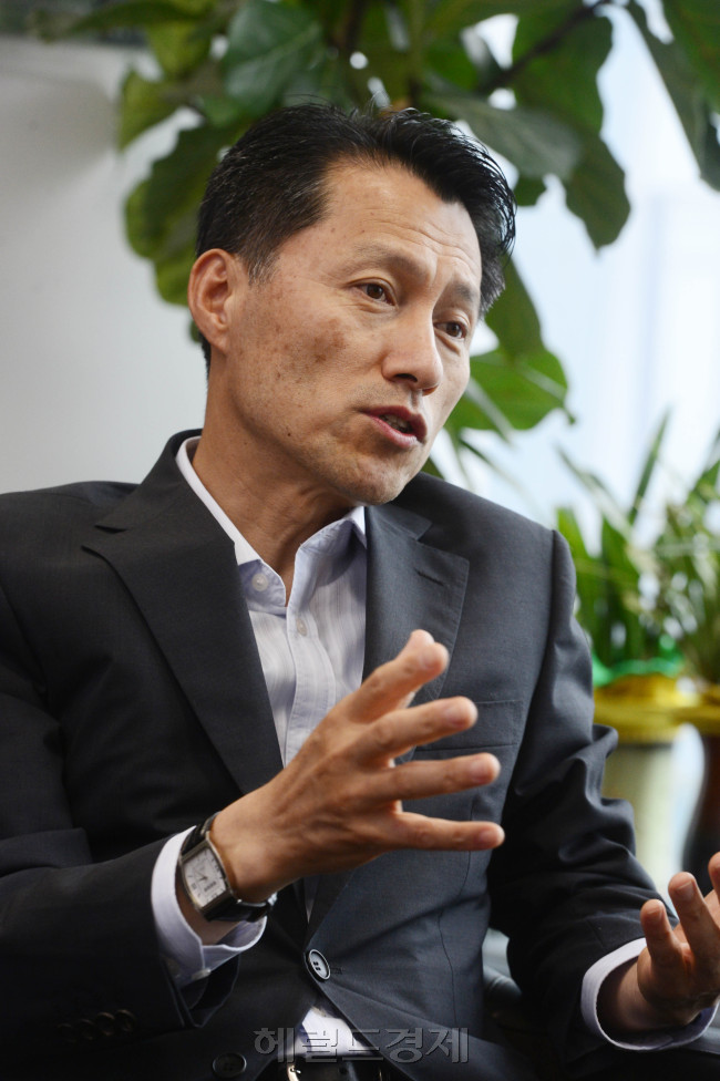 구본진(금융인/전공무원/트루벤인베스트먼트최고경영자CEO)
지난달 금융감독원에 등록된 신규등록 PEF(사모펀드) 가운데 출자약정액이 가장 큰 곳은 ‘아이비케이포스코트루벤 기업재무안정PEF’이다.