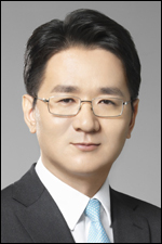 조원태(기업인/대한항공경영전략본부본부장/대한항공그룹경영지원실부실장/부사장)
대한항공이 악화된 대내외 경영환경을 돌파하기 위해 일부 임원에 대한 보직 변경 인사를 단행했다.