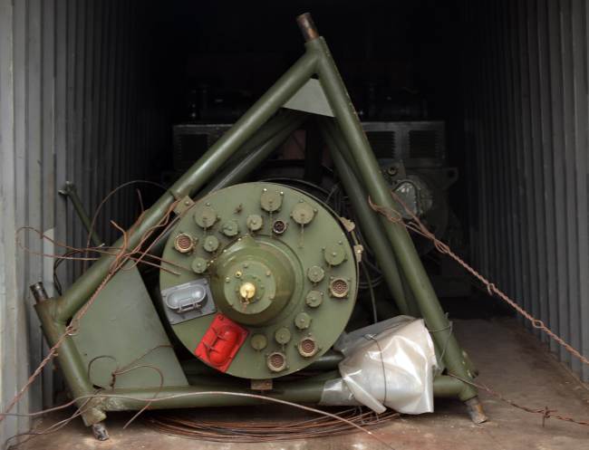 In this cargo container of the North Korean Chong Chon Gang vessel, an alleged aging Soviet-built radar control system for surface-to-air missiles was found while the ship was docked at the Manzanillo Port in Colon, Panama, Wednesday.   AFP-Yonhap News