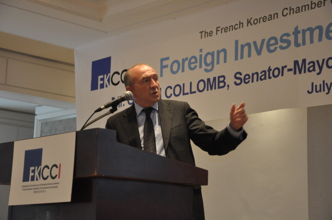 Lyon Mayor Gerald Collomb gives a speech at a meeting for promoting Seoul-Lyon business relationships on Friday.   FKCCI
