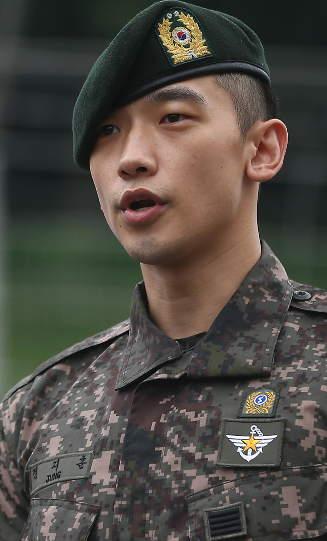 Korean entertainer Rain poses at his military discharge ceremony in Seoul on July 10.   Yonhap News