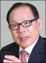 설동근(대학총장/동명대학교총장)
설동근 동명대 총장이 교육부의 제1기 정책자문위원회 위원장에 위촉됐다. 설 총장은 22일 오후2시 세종문화회관 세종홀에서 열린 교육부 정책자문위원회 제1회 전체회의에서, 위원장 겸 미래교육전략분과위원장 위촉장을 수여받고 2013년 교육분야 주요정책 브리핑과 질의응답을 가졌다.