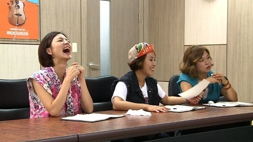 안영미(개그우먼),신봉선(개그우먼/MC),김숙(개그우먼)
개그우먼 신봉선이 바닷가에서 헌팅 당한 경험을 털어놔 눈길을 끌었다.