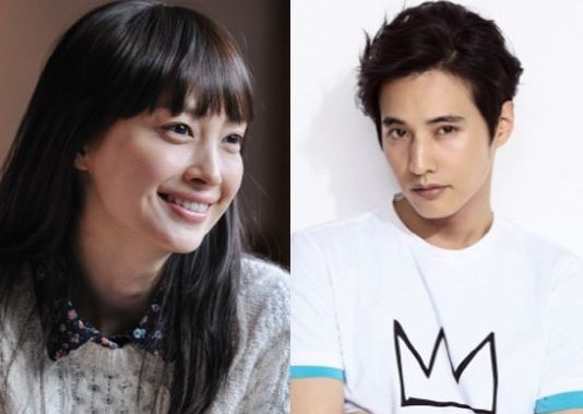 이나영(영화배우/탤런트),원빈(김도진/영화배우/탤런트)
배우 원빈의 어머니가 아들의 연인인 이나영에 대해 “이번에 처음 알게 됐는데 예쁘더라”고 했던 발언에 대해 누리꾼들이 다양한 반응을을 보이고 있다.