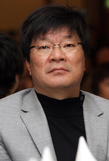 김종학(전PD/영화감독)
김종학 PD가 경기도 분당의 한 고시텔에서 자살했다는 소식이 전해졌다.