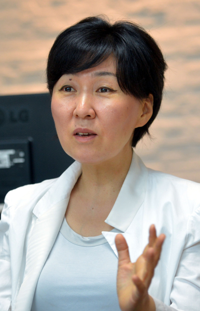 정혜신 마인드 프리즘 대표<br />김명섭 기자 msiron@heraldcorp.com
Mindprism CEO Jung Hai-shin speaks in an interview with The Korea Herald.   Kim Myung-sub/The Korea Herald