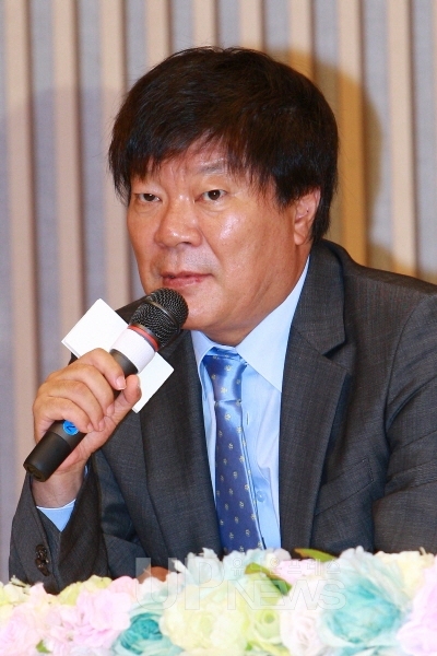 김종학(전PD/영화감독)
김종학(62ㆍ사진) PD가 분당의 한 고시텔에서 숨진 채 발견됐다.