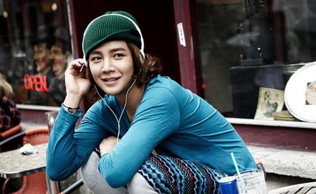 장근석(영화배우)
Actor and singer Jang Keun-suk’s Weibo account followers have surpassed 10 million as of July 18, according to his agency Tree J company on Monday. Weibo is a Chinese social networking service website, which claims to have approximately 287 million active users.
