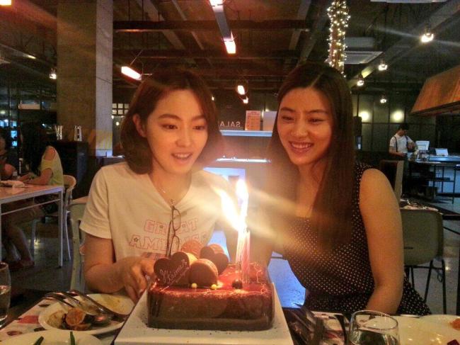 차유람(당구선수)
미녀 당구선수 차유람(27)이 ‘모태솔로’인 사실이 알려져 화제를 모은 가운데, 차유람이 남긴 트위터 글이 눈길을 끈다.